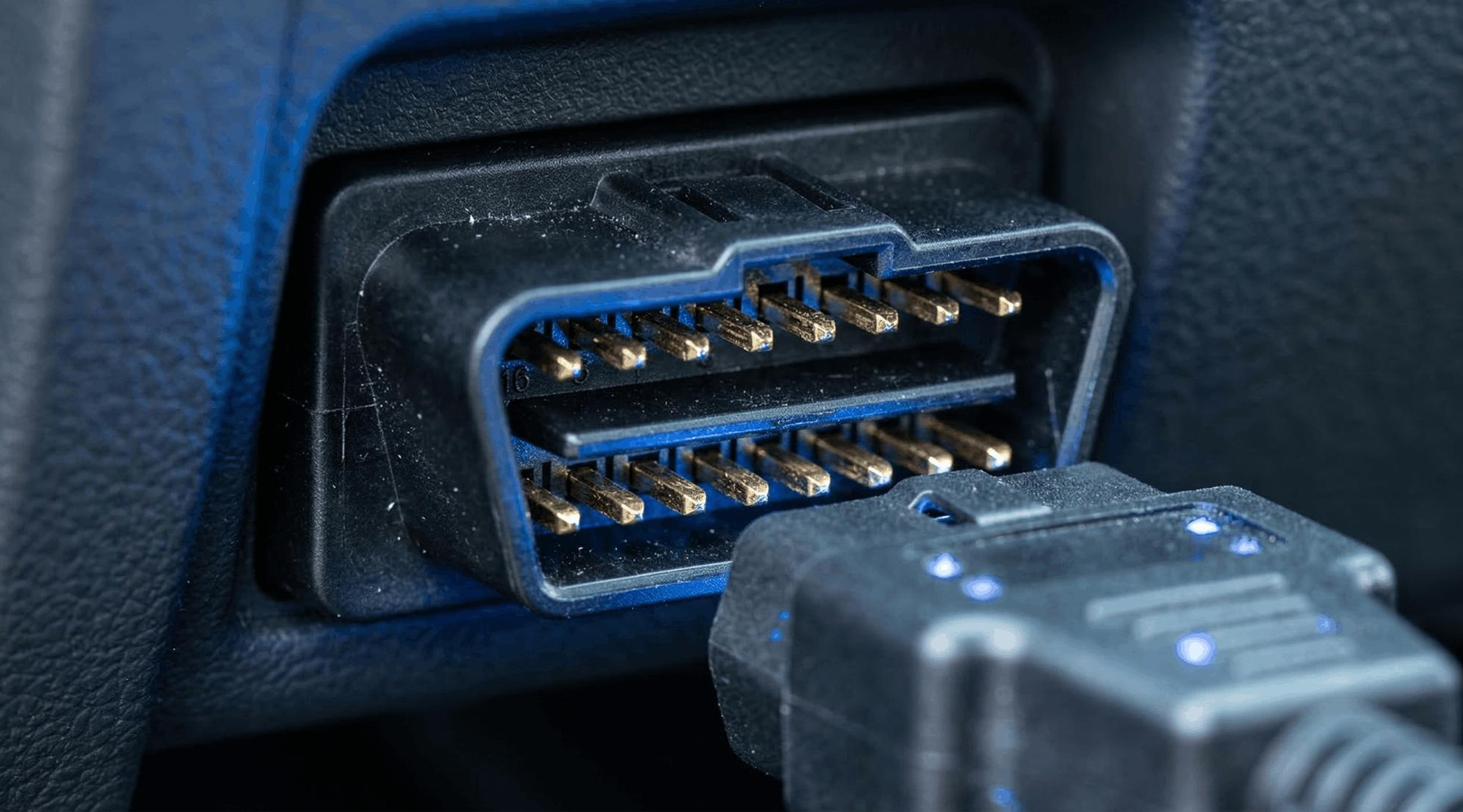 Prise OBD2 16 broches sous le tableau de bord, point de départ des dix modes de service
